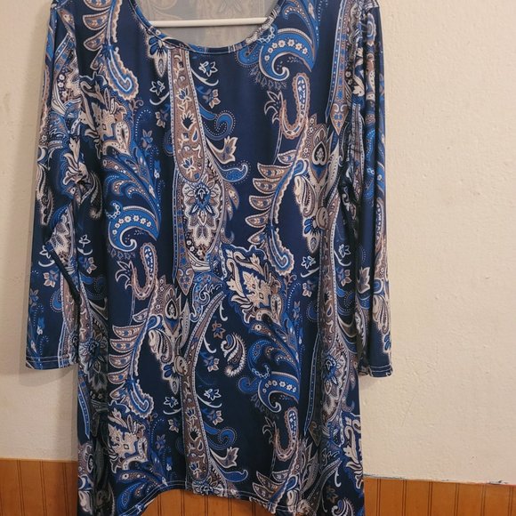 Assorted Blouses - Picture 3 of 7